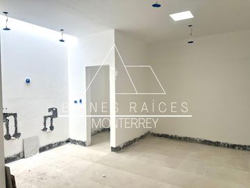 Casa en VENTA en Santa Isabel con amplios espacios, patio de 50 mts2 y equipada.