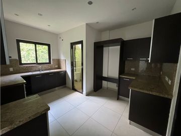 ANCON / PH EMBASSY VILLAGE / 179m2 / 2 HABITACIONES / 2 PARKING / YG