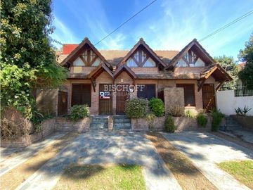DUPLEX DE 3 AMBIENTES CON ESTACIONAMIENTO EN VENTA, ZONA CENTRO