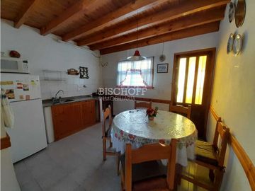 DUPLEX DE 3 AMBIENTES CON ESTACIONAMIENTO EN VENTA, ZONA CENTRO