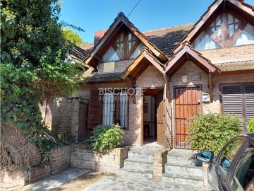 DUPLEX DE 3 AMBIENTES CON ESTACIONAMIENTO EN VENTA, ZONA CENTRO