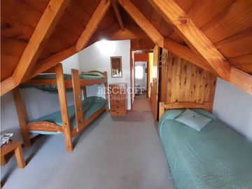 DUPLEX DE 3 AMBIENTES CON ESTACIONAMIENTO EN VENTA, ZONA CENTRO