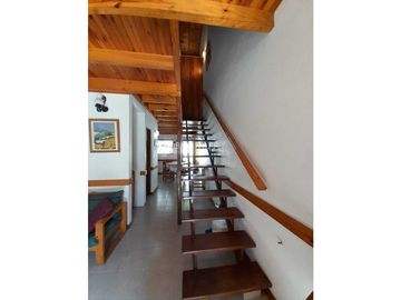 DUPLEX DE 3 AMBIENTES CON ESTACIONAMIENTO EN VENTA, ZONA CENTRO