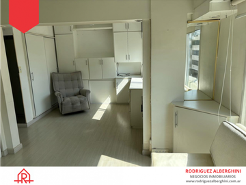 DEPARTAMENTO EN VENTA (Calle Moreno, casi esq. San Luis)
