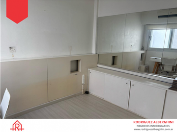 DEPARTAMENTO EN VENTA (Calle Moreno, casi esq. San Luis)