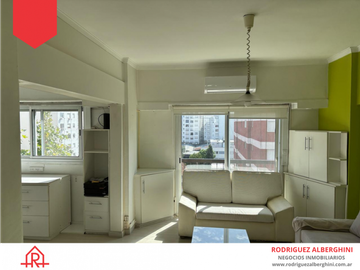 DEPARTAMENTO EN VENTA (Calle Moreno, casi esq. San Luis)