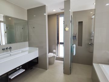 5 Bedroom House for sale at Laguna Park