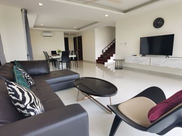 5 Bedroom House for sale at Laguna Park