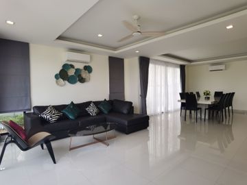5 Bedroom House for sale at Laguna Park