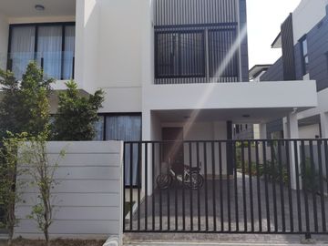 5 Bedroom House for sale at Laguna Park
