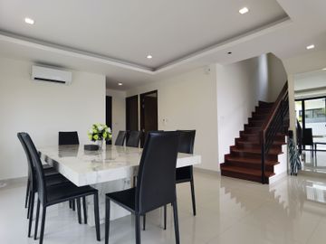 5 Bedroom House for sale at Laguna Park