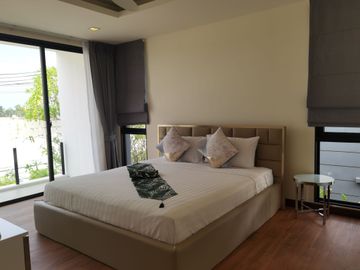 5 Bedroom House for sale at Laguna Park