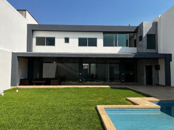 Estrene casa moderna