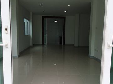 4 Bedroom House for sale at The Loft Galleria Phahonyothin-Lumlukka Klong 3