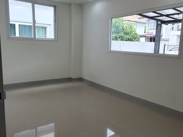 4 Bedroom House for sale at The Loft Galleria Phahonyothin-Lumlukka Klong 3