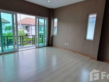 4 Bedroom House for sale at The Loft Galleria Phahonyothin-Lumlukka Klong 3