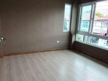 4 Bedroom House for sale at The Loft Galleria Phahonyothin-Lumlukka Klong 3