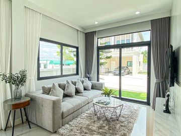 4 Bedroom House for sale at Grand Sampran