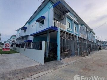 3 Bedroom Townhouse for sale at Prakythong Ville