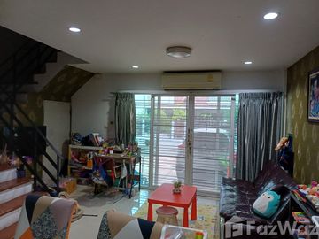 3 Bedroom Townhouse for sale at The Roof Cheangwattana
