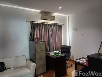 3 Bedroom Townhouse for sale at The Roof Cheangwattana