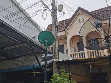 3 Bedroom Townhouse for sale in Huai Chorakhe, Nakhon Pathom