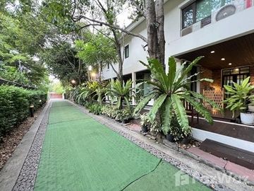 8 Bedroom House for sale in Khlong Sam, Pathum Thani