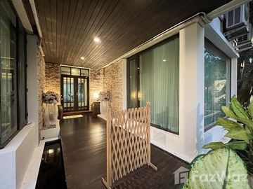 8 Bedroom House for sale in Khlong Sam, Pathum Thani