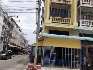 2 Bedroom Townhouse for sale in Bo Phlap, Nakhon Pathom