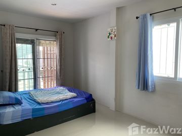 3 Bedroom Townhouse for sale at Baan Montatip 5