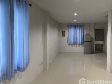 3 Bedroom Townhouse for sale at Baan Montatip 5
