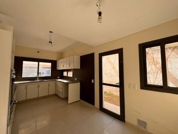 Casa en venta en Barrio La Barraca. Guaymallén