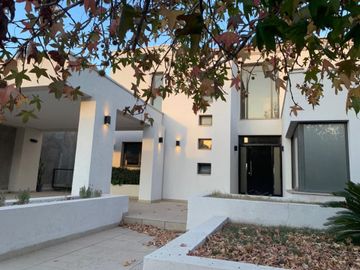 Casa en venta en Barrio La Barraca. Guaymallén