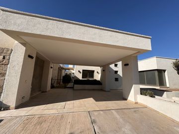 Casa en venta en Barrio La Barraca. Guaymallén