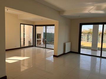 Casa en venta en Barrio La Barraca. Guaymallén