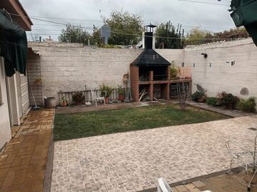 Venta Casa 6° Sección, Ciudad, Mendoza.