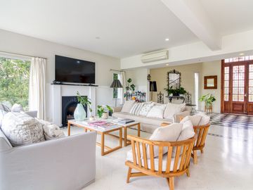 CASA EN VENTA AL AGUA EN NORDELTA