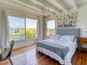 CASA EN VENTA AL AGUA EN NORDELTA