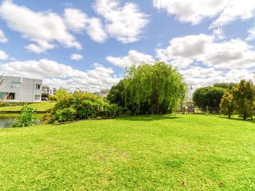 CASA EN VENTA AL AGUA EN NORDELTA