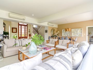 CASA EN VENTA AL AGUA EN NORDELTA