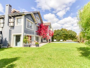 CASA EN VENTA AL AGUA EN NORDELTA