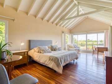 CASA EN VENTA AL AGUA EN NORDELTA