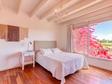 CASA EN VENTA AL AGUA EN NORDELTA