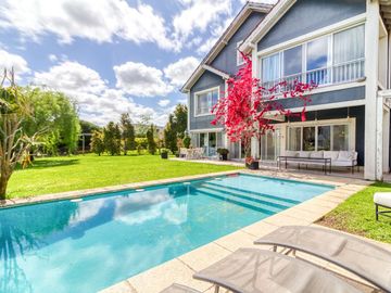 CASA EN VENTA AL AGUA EN NORDELTA
