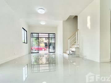 3 Bedroom Townhouse for sale at The Connect Watcharaphon - Phoemsin