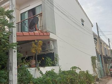 3 Bedroom Townhouse for sale at Than Thong Villa