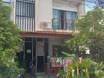 3 Bedroom Townhouse for sale at Than Thong Villa