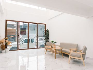 Office for sale in Khlong Kum, Bangkok