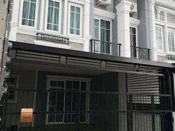 4 Bedroom Townhouse for sale at Golden Town 3 Bangna-Suanluang