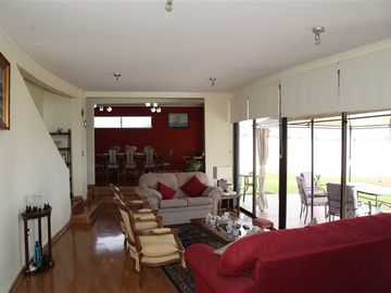 Casa en Venta en Avenida El Amanecer 1565